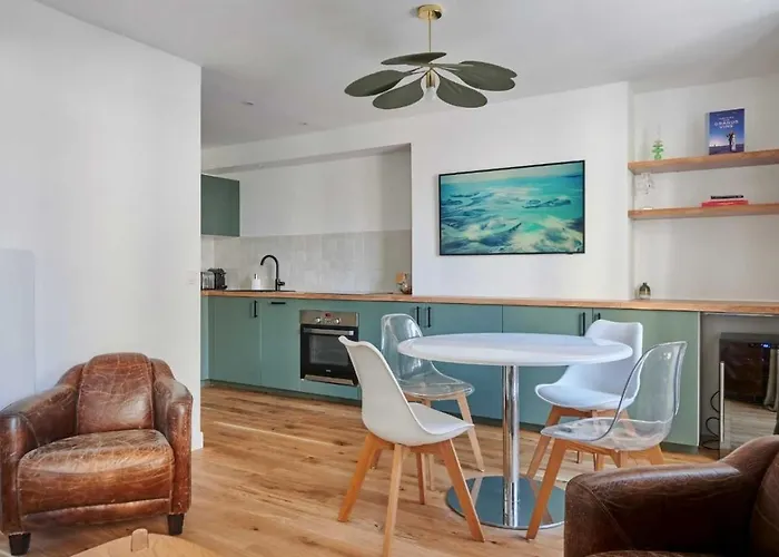 Modern 1br 2p - Abbesses Paris